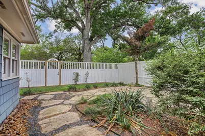 2228 Addison Road, Houston, TX 77030 - Photo 31