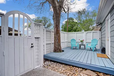 2228 Addison Road, Houston, TX 77030 - Photo 3