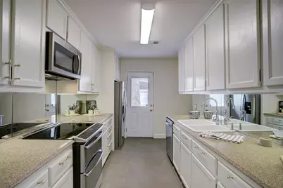 2228 Addison Road, Houston, TX 77030 - Photo 7