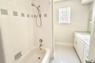 6418 Ferris Dr, Houston, TX 77081 - Photo 9