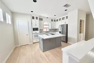 6418 Ferris Dr, Houston, TX 77081 - Photo 3