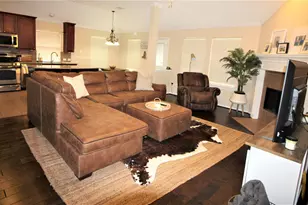 2409 Avalon Trace Ln, Pearland, TX 77581 - Photo 3