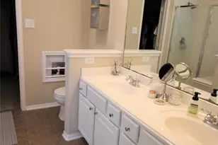 2409 Avalon Trace Ln, Pearland, TX 77581 - Photo 9