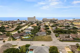 2824 E Palm Circle, Galveston, TX 77551 - Photo 29