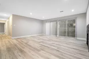 1314 E Red Cedar Cir, The Woodlands, TX 77380 - Photo 11