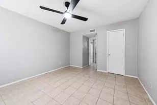 9616 Long Point Rd, Houston, TX 77055 - Photo 15