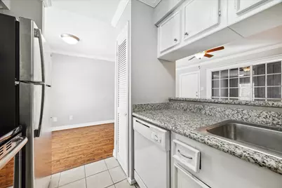 201 Emerson Street #11, Houston, TX 77006 - Photo 7