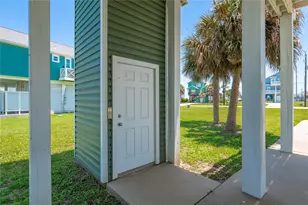 18902 Shaman Dr, Galveston, TX 77554 - Photo 7