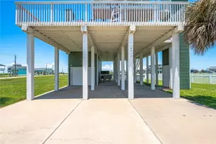 18902 Shaman Dr, Galveston, TX 77554 - Photo 5
