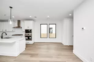 405 Forest Reserve Pl, Houston, TX 77079 - Photo 13