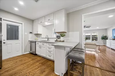2214 Bron Holly Drive, Houston, TX 77018 - Photo 9