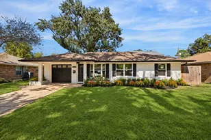 2214 Bron Holly Dr, Houston, TX 77018 - Photo 1