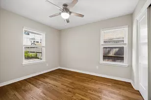 2214 Bron Holly Dr, Houston, TX 77018 - Photo 19