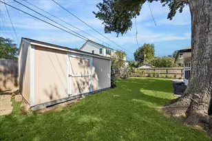 2214 Bron Holly Dr, Houston, TX 77018 - Photo 25