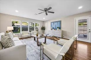 2214 Bron Holly Dr, Houston, TX 77018 - Photo 11