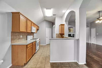 11915 Lois Lane Drive, Pinehurst, TX 77362 - Photo 15