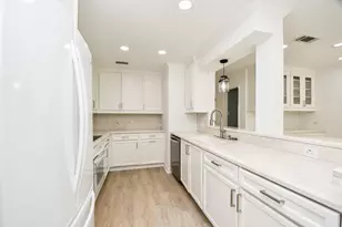 6114 Kirby Dr, Houston, TX 77005 - Photo 15