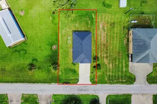 1105 W Bayshore Dr, Palacios, TX 77465 - Photo 13