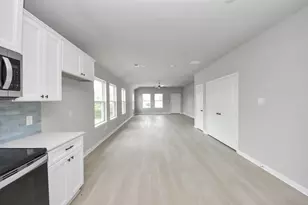 1105 W Bayshore Dr, Palacios, TX 77465 - Photo 21