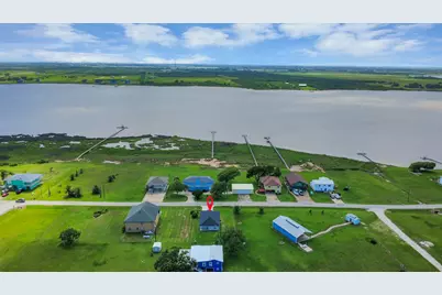 1105 W Bayshore Drive, Palacios, TX 77465 - Photo 9
