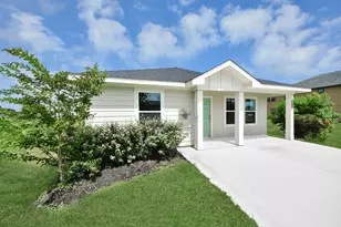 1105 W Bayshore Dr, Palacios, TX 77465 - Photo 3