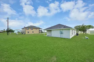 1105 W Bayshore Dr, Palacios, TX 77465 - Photo 7