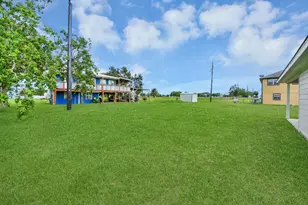 1105 W Bayshore Dr, Palacios, TX 77465 - Photo 37
