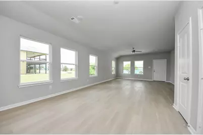 1105 W Bayshore Drive, Palacios, TX 77465 - Photo 13