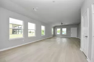 1105 W Bayshore Dr, Palacios, TX 77465 - Photo 13