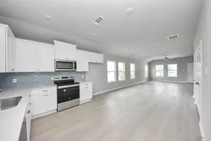 1105 W Bayshore Dr, Palacios, TX 77465 - Photo 19