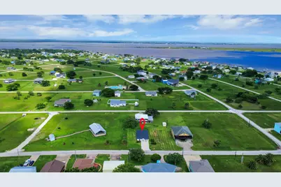 1105 W Bayshore Drive, Palacios, TX 77465 - Photo 11