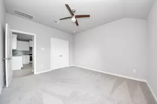 1105 W Bayshore Dr, Palacios, TX 77465 - Photo 35