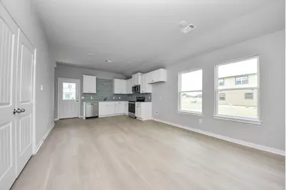 1105 W Bayshore Drive, Palacios, TX 77465 - Photo 11