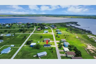 1105 W Bayshore Drive, Palacios, TX 77465 - Photo 41