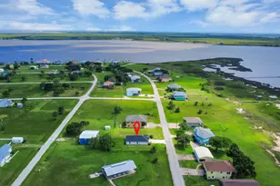 1105 W Bayshore Dr, Palacios, TX 77465 - Photo 41
