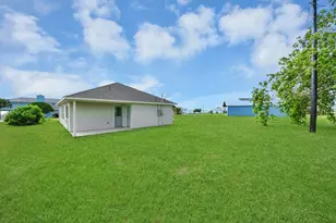 1105 W Bayshore Dr, Palacios, TX 77465 - Photo 39