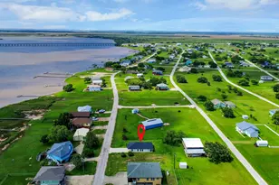 1105 W Bayshore Dr, Palacios, TX 77465 - Photo 43