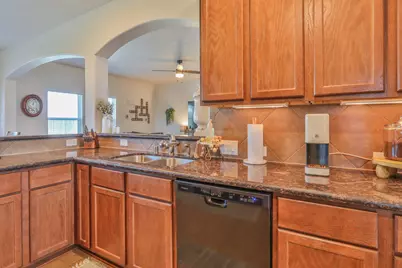 802 Brushfield Court, La Marque, TX 77568 - Photo 17