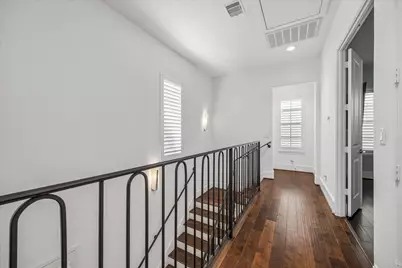 11104 Savannah Woods Lane, Houston, TX 77043 - Photo 27
