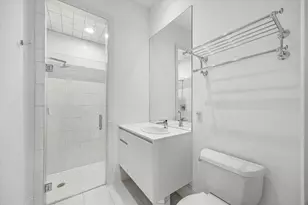 11104 Savannah Woods Ln, Houston, TX 77043 - Photo 7