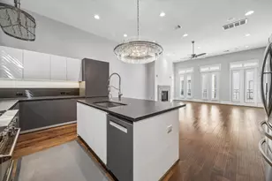 11104 Savannah Woods Ln, Houston, TX 77043 - Photo 17