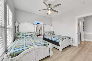 870 Gulfview Dr, Crystal Beach, TX 77650 - Photo 25