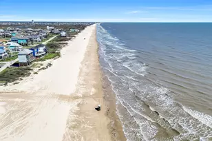 870 Gulfview Dr, Crystal Beach, TX 77650 - Photo 37