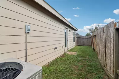 2666 Skyview Knoll Court, Houston, TX 77047 - Photo 23