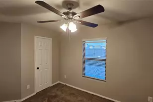 8131 Blooming Meadow Ln, Houston, TX 77016 - Photo 11