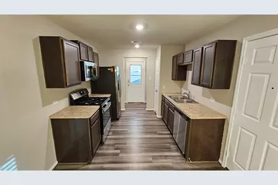 8131 Blooming Meadow Lane, Houston, TX 77016 - Photo 5