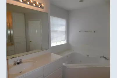 2710 Grants Lake Blvd Lake #F4, Sugar Land, TX 77479 - Photo 19
