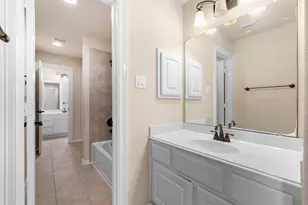 95 W Hullwood Cir, The Woodlands, TX 77389 - Photo 47