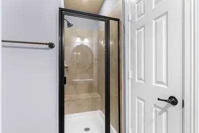 95 W Hullwood Circle, The Woodlands, TX 77389 - Photo 33