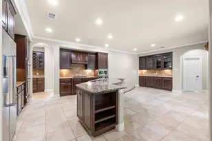 95 W Hullwood Cir, The Woodlands, TX 77389 - Photo 11